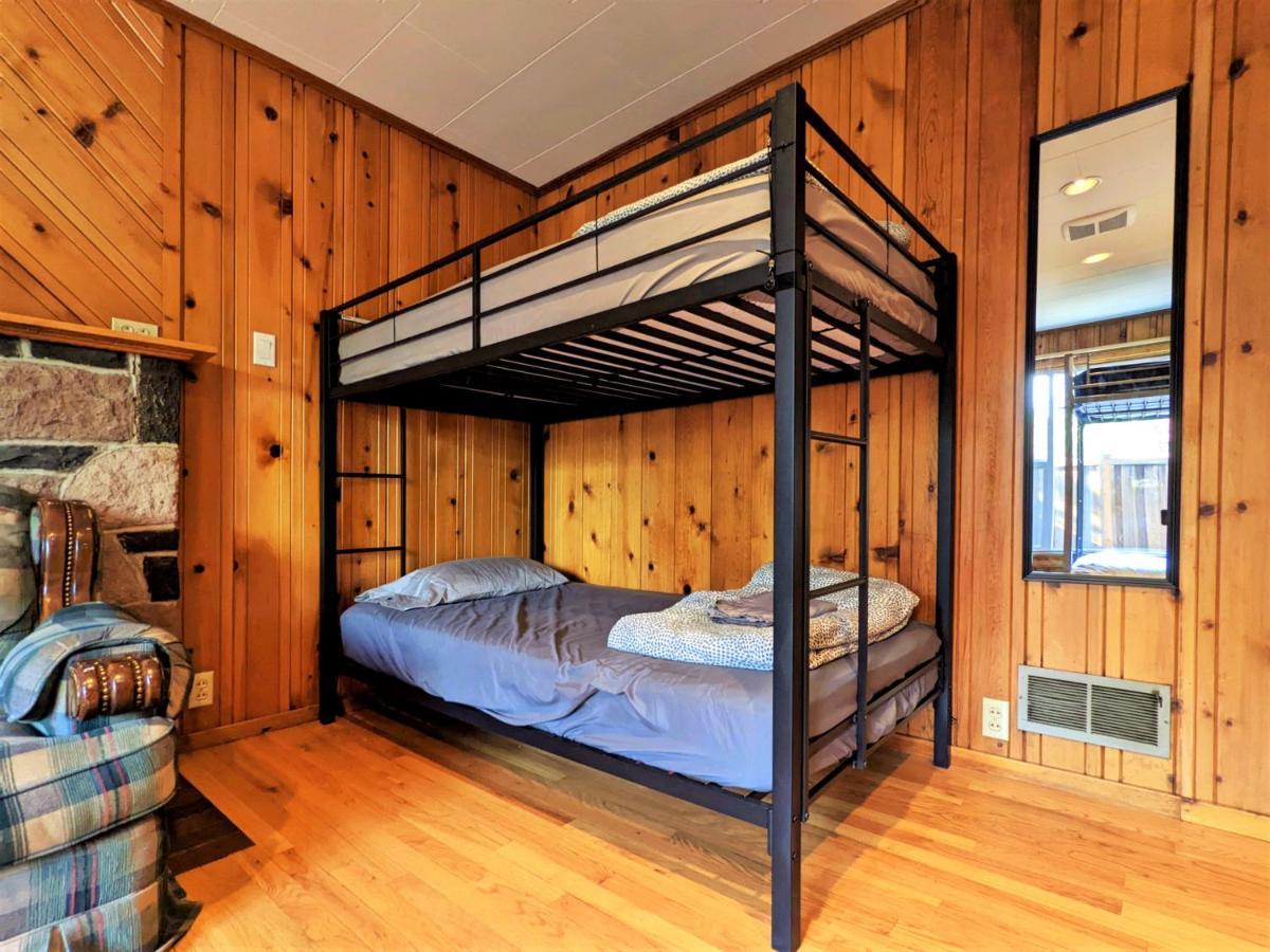 Bunk & Brew Historic Lucas House - Hostel Bend Exterior photo